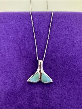 💛 Sterling Silver Lamiar Whale Tail Pendant Necklace | Beachy Mermaid